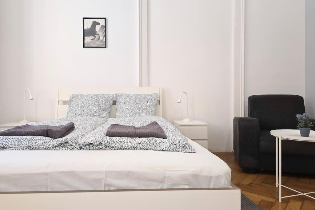 Seventh Sense Apartment บูดาเปสต์ ภายนอก รูปภาพ